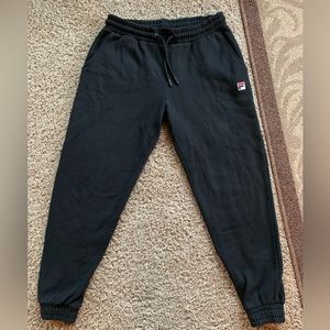 Woman’s FILA jogger sweatpants size medium